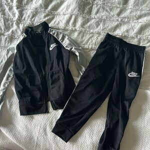 Nike outfit size 4T